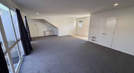 Modern & Sunny with a Double Garage - Photo 5