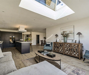 4 bedroom detached house to rent - Photo 3
