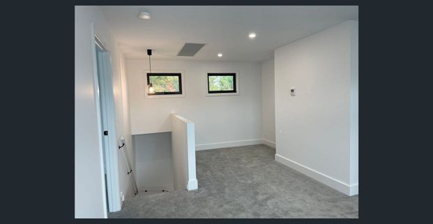 Premium 4-Bed Townhouse in Sought-After Balwyn North - Photo 1