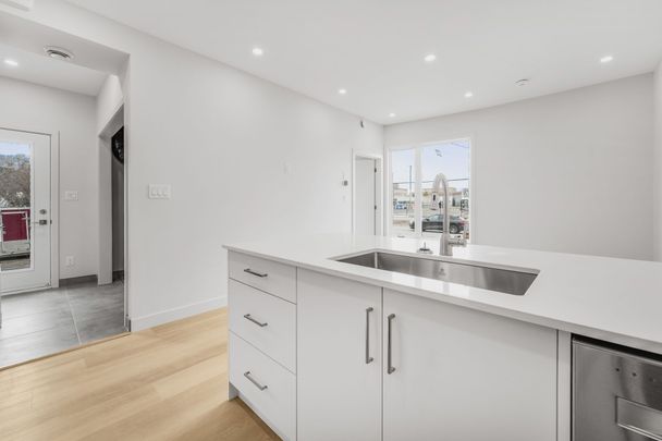 For Lease - 1650 Scott Street Unit# B, Tunneys Pasture and Ottawa West, Ontario - Photo 1