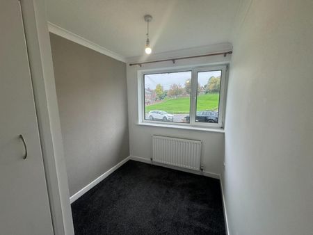 3 bedroom House To Let - Photo 4