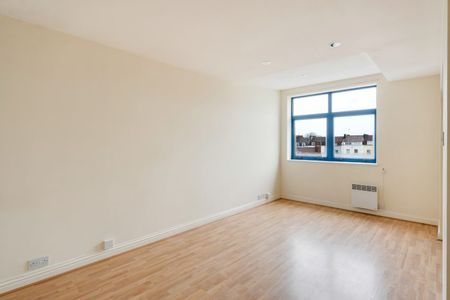 1 Bed Flat - Photo 3