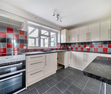 2 bedroom semi-detached house to rent - Photo 6