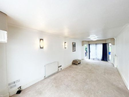 3 bedroom detached house to rent - Photo 2