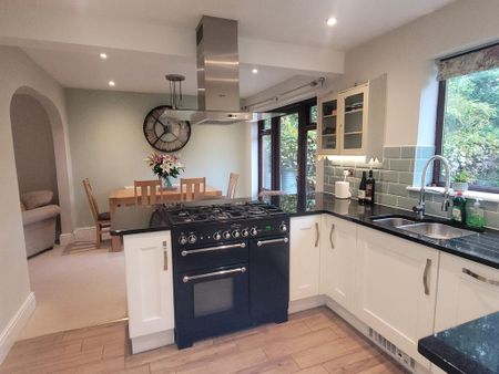 3 bedroom semi-detached house to rent - Photo 5