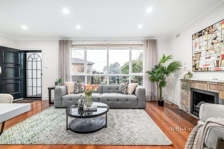 27 Windsor Avenue, Mount Waverley - Photo 2