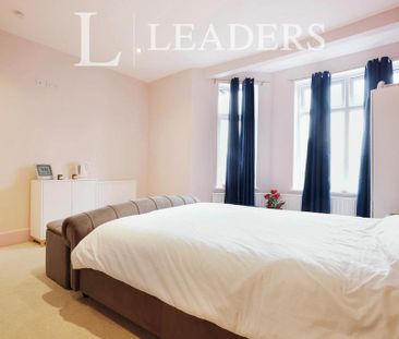 1 bedroom in a house share to rent - Photo 3