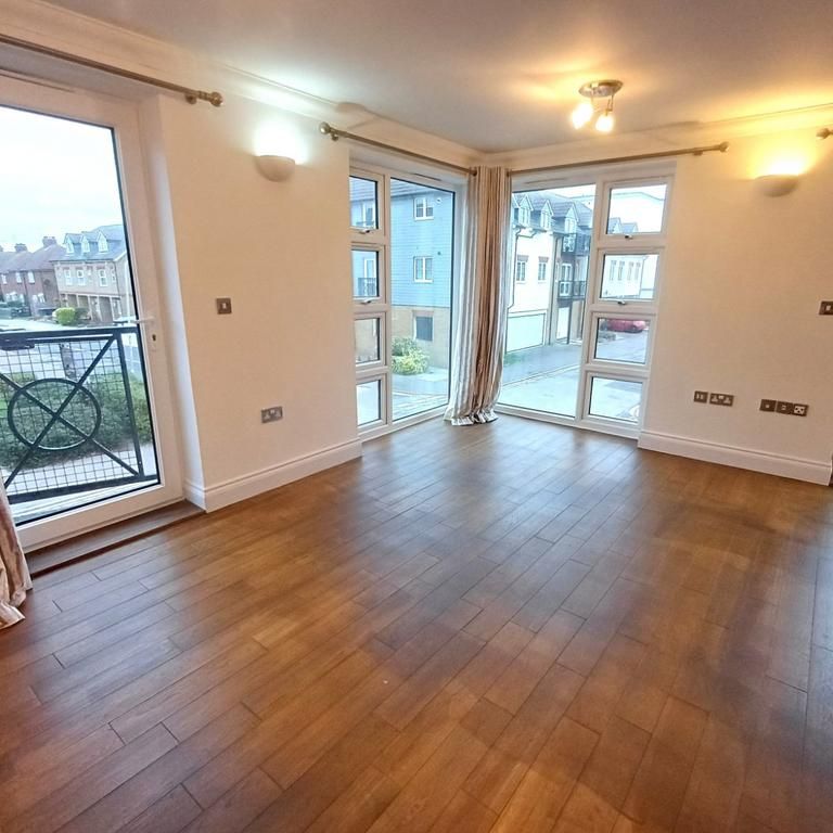 2 bedroom flat to rent - Photo 1