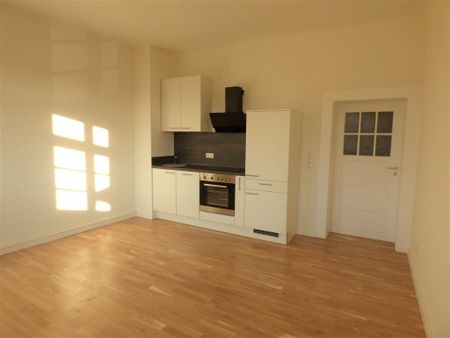 Gemütliche 2-Zi. Whg. mit Loggia, Parkett, Außenrollos - Foto 4