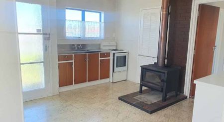 TE AWAMUTU - 2 BEDROOMS - Photo 5