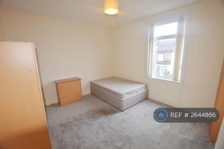 3 bedroom terraced house to rent - Photo 3