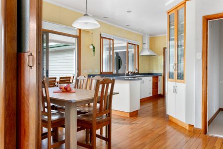 Large Family Home w/ Pool! - Photo 3