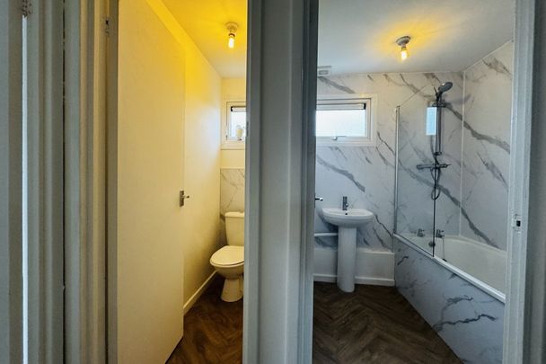 Brooke Close - Photo 1