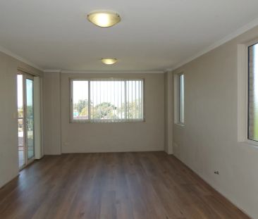 Modern Apartment in Prime Rockdale Location - Photo 2