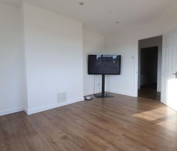 2 bedroom detached bungalow to rent - Photo 2