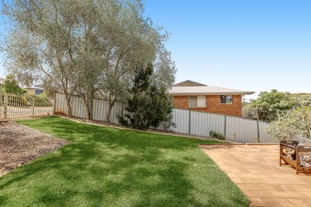 20 Horrocks Crescent, Kearneys Spring - Photo 4