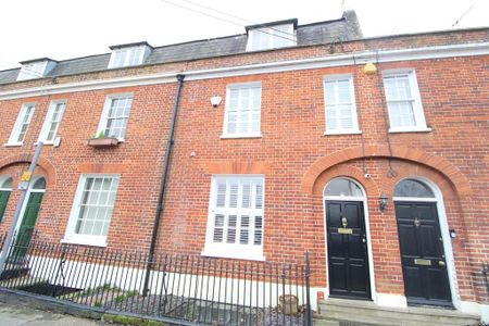 3 bedroom terraced house to rent - Photo 2
