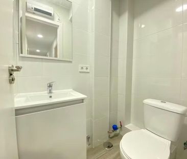 Calle de Encarnación Oviol, Madrid, Community of Madrid 28021 - Foto 4