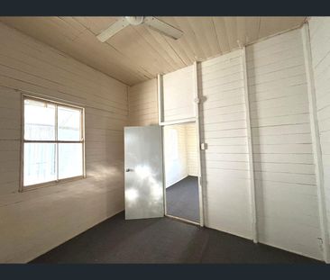 458 Bolsover Street, Depot Hill, Qld 4700 - Photo 5