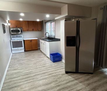 For Lease - 426 Herridge Circle, Newmarket, Ontario - Photo 2