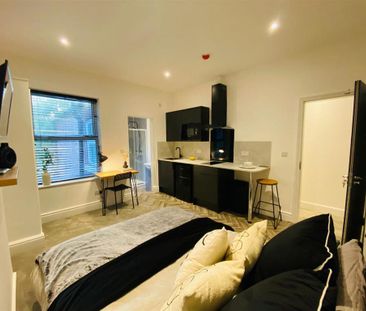 1 bedroom in a house share to rent - Photo 1