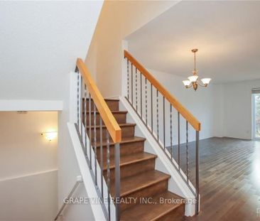 For Lease - 121 Erin Crescent, Hunt Club - Windsor Park Village and... - Photo 1