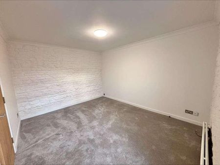 St. Peters Street, Stamford, PE9 - Photo 2