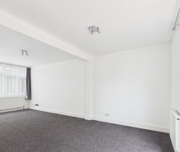 Fernside Avenue, Feltham,TW13 - Photo 1