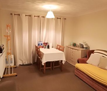 1 bedroom in a house share to rent - Photo 5