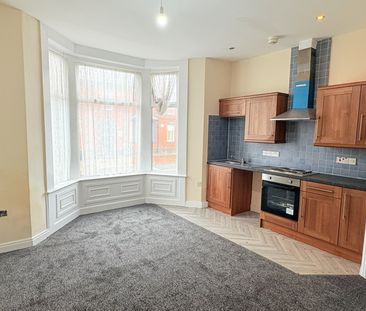 28 Regent Road, Blackpool - Photo 3