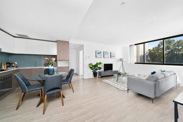 Perfectly Positioned Modern Two-Bedroom Apartment - Photo 1