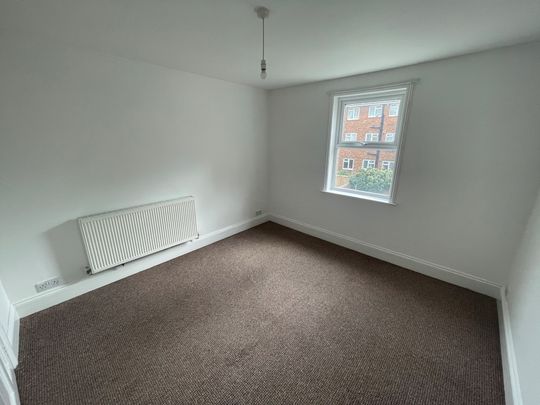 2 bedroom flat to rent Pevensey Road - Photo 1