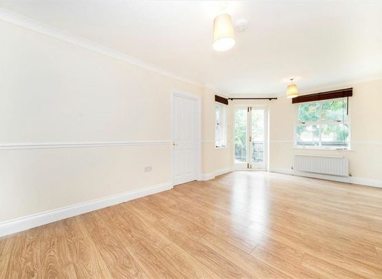 Breakspears Mews - Photo 1