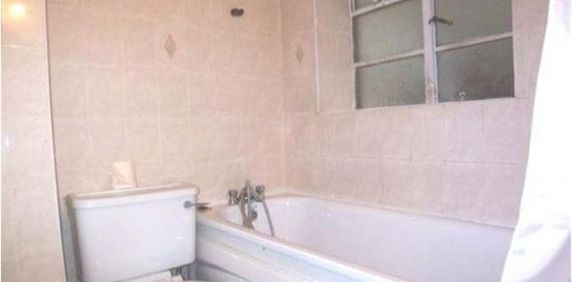 Large Studio In Swiss Cottage - Photo 2