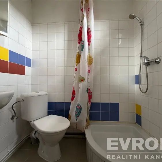 Pronájem bytu 1+kk v centru Pardubic ulici Bulharská - Фото 1