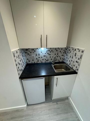 1 bedroom flat to rent - Photo 2