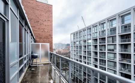 Lofts 399 , #816 - Photo 2