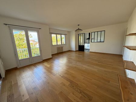 Location Appartement 3 pièces 79m² AYTRE 17440 - Photo 2