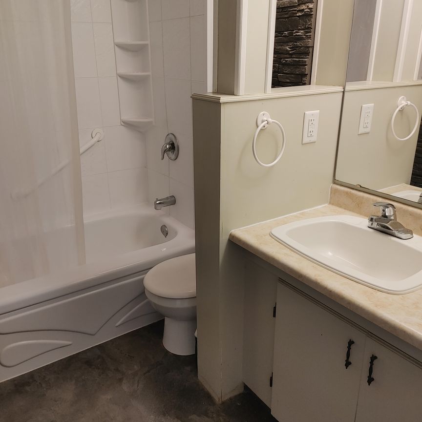 2819 Mcdonald St, Regina - Photo 1