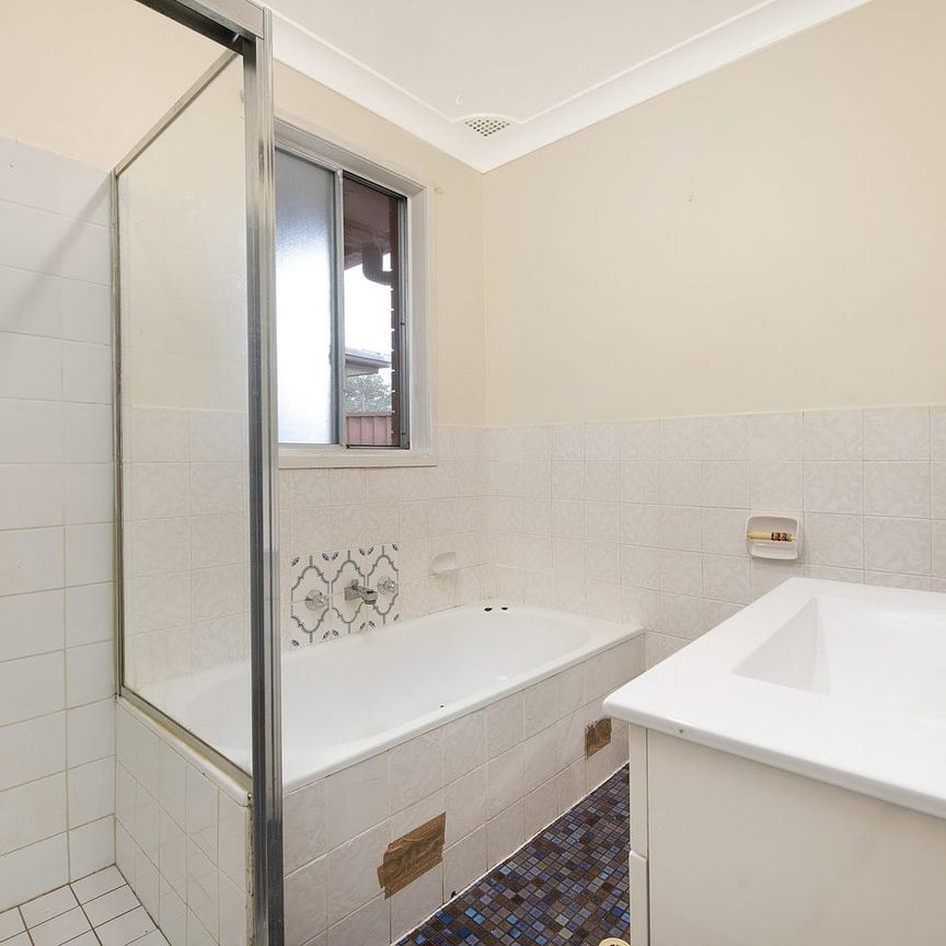 Convenience, Comfort & Family-Friendly Living - Photo 1