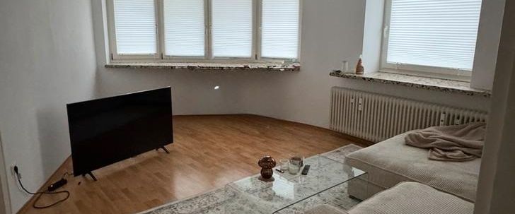 Helle 2-Zimmer-Wohnung in der Rosenheimer Innenstadt - Photo 1