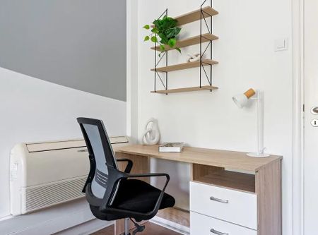 Avenida de Sidónio Pais, Lisbon, Lisbon 1050-215 - Photo 2