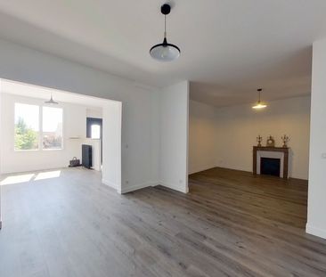 Location Maison 5 pièces 114m² - Photo 2