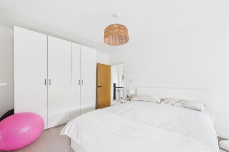52 Marlborough Park North, Belfast, BT9 6HJ - Photo 5