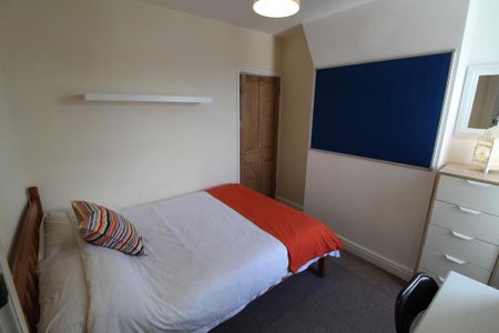 4 bedroom terraced house to rent - Photo 2