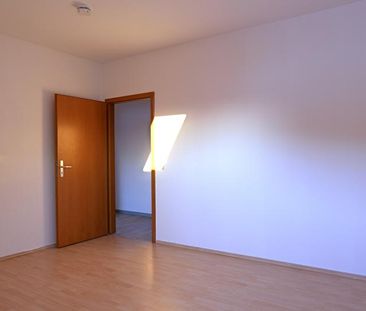 Dachgeschosswohnung im Grünen - fantastischer Ausblick inklusive! - Photo 6