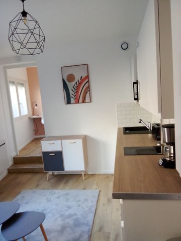 APPARTEMENT, - Photo 2