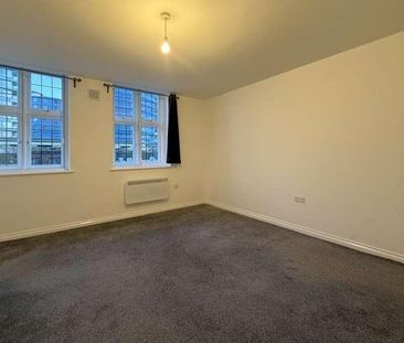 Woking, Surrey, GU21 - Photo 4