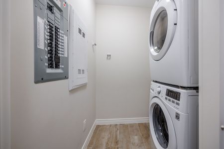 For Lease - 5837 Dunn Street Unit# 207, Niagara Falls, Ontario - Photo 2