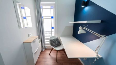 Room in a shared 7-bedroom apartment for rent in La Dreta de l'Eixample - Photo 2